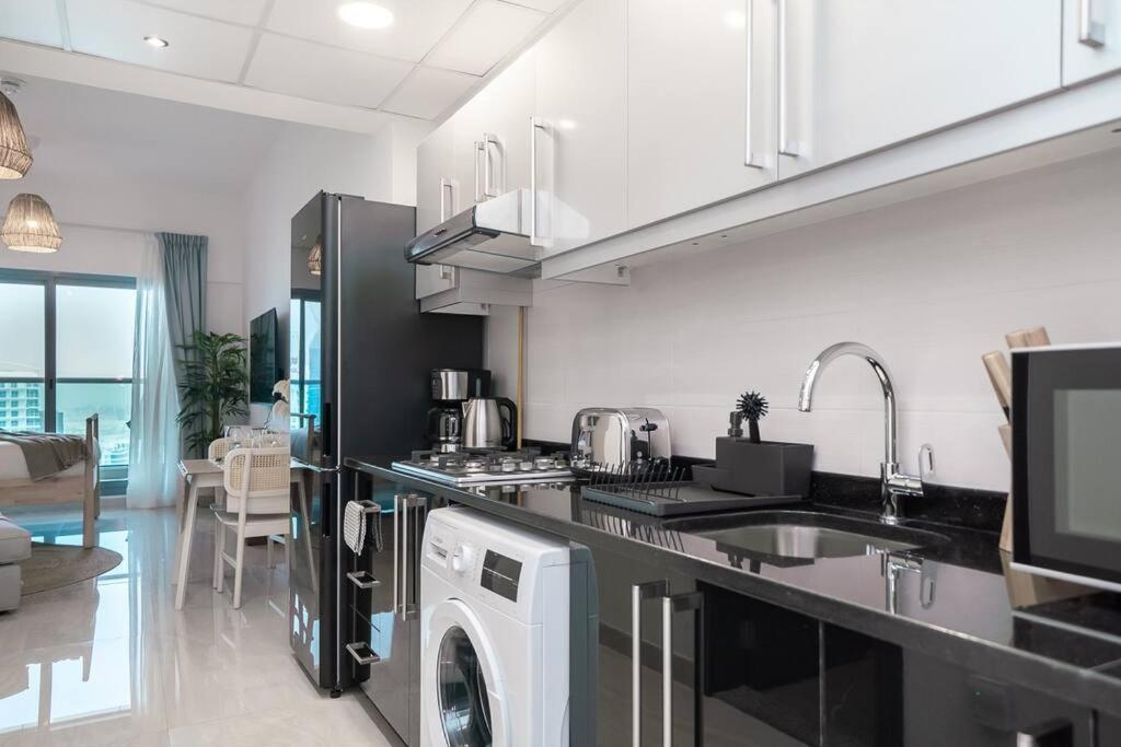 Apartment Burj Khalifa View! Stunning Studio In City Center! *