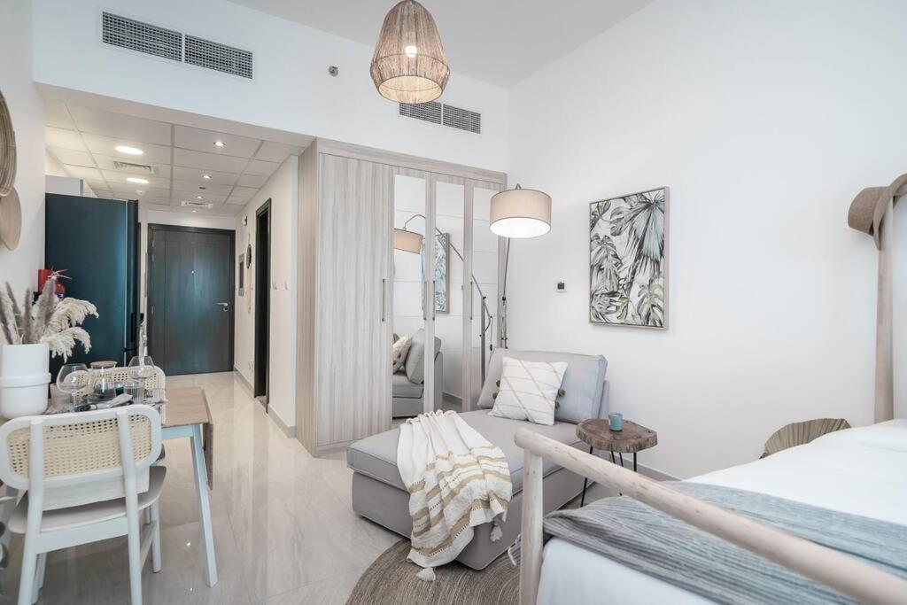 Apartment Burj Khalifa View! Stunning Studio In City Center! *